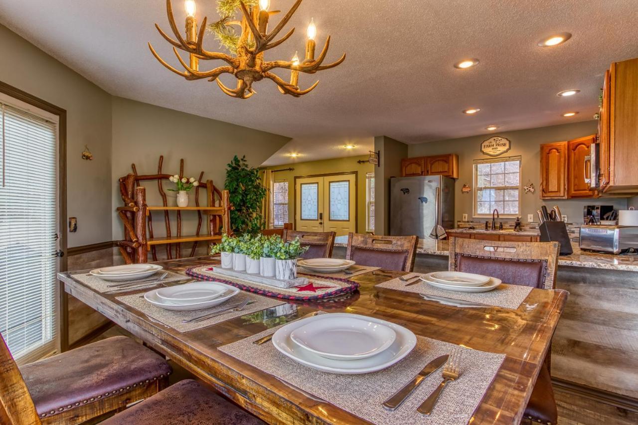 3 Decks, Mtn Views! Tree Tops By Honeybearcabins - Luxury Rain Showers, 3 King Suites, Xl Hottub, Fireplace, Bear Sightings Gatlinburg Extérieur photo