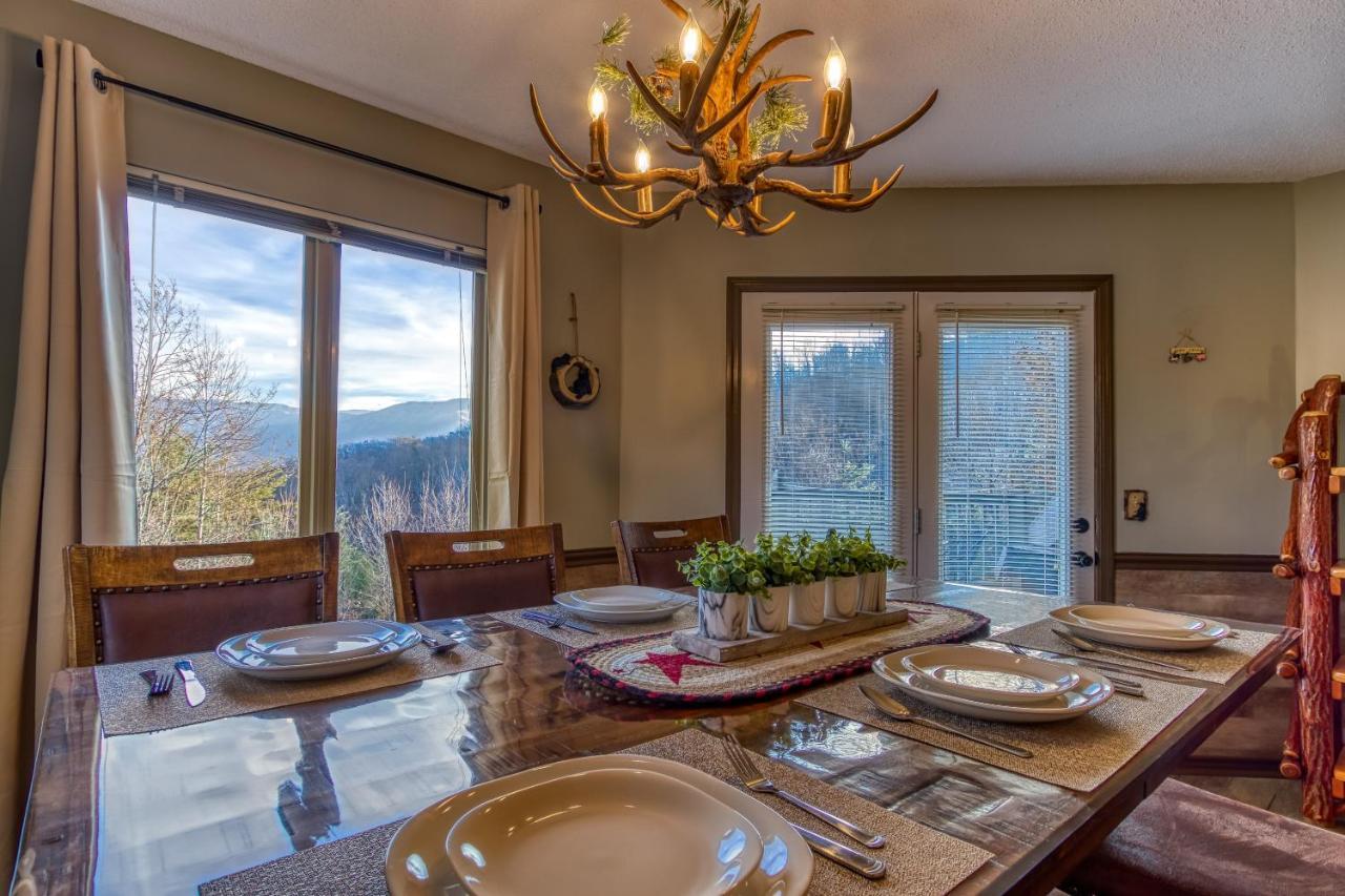 3 Decks, Mtn Views! Tree Tops By Honeybearcabins - Luxury Rain Showers, 3 King Suites, Xl Hottub, Fireplace, Bear Sightings Gatlinburg Extérieur photo