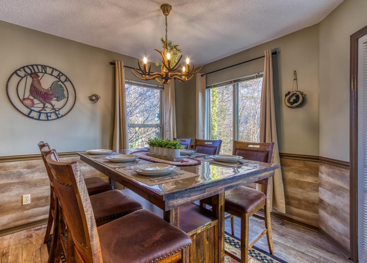 3 Decks, Mtn Views! Tree Tops By Honeybearcabins - Luxury Rain Showers, 3 King Suites, Xl Hottub, Fireplace, Bear Sightings Gatlinburg Extérieur photo