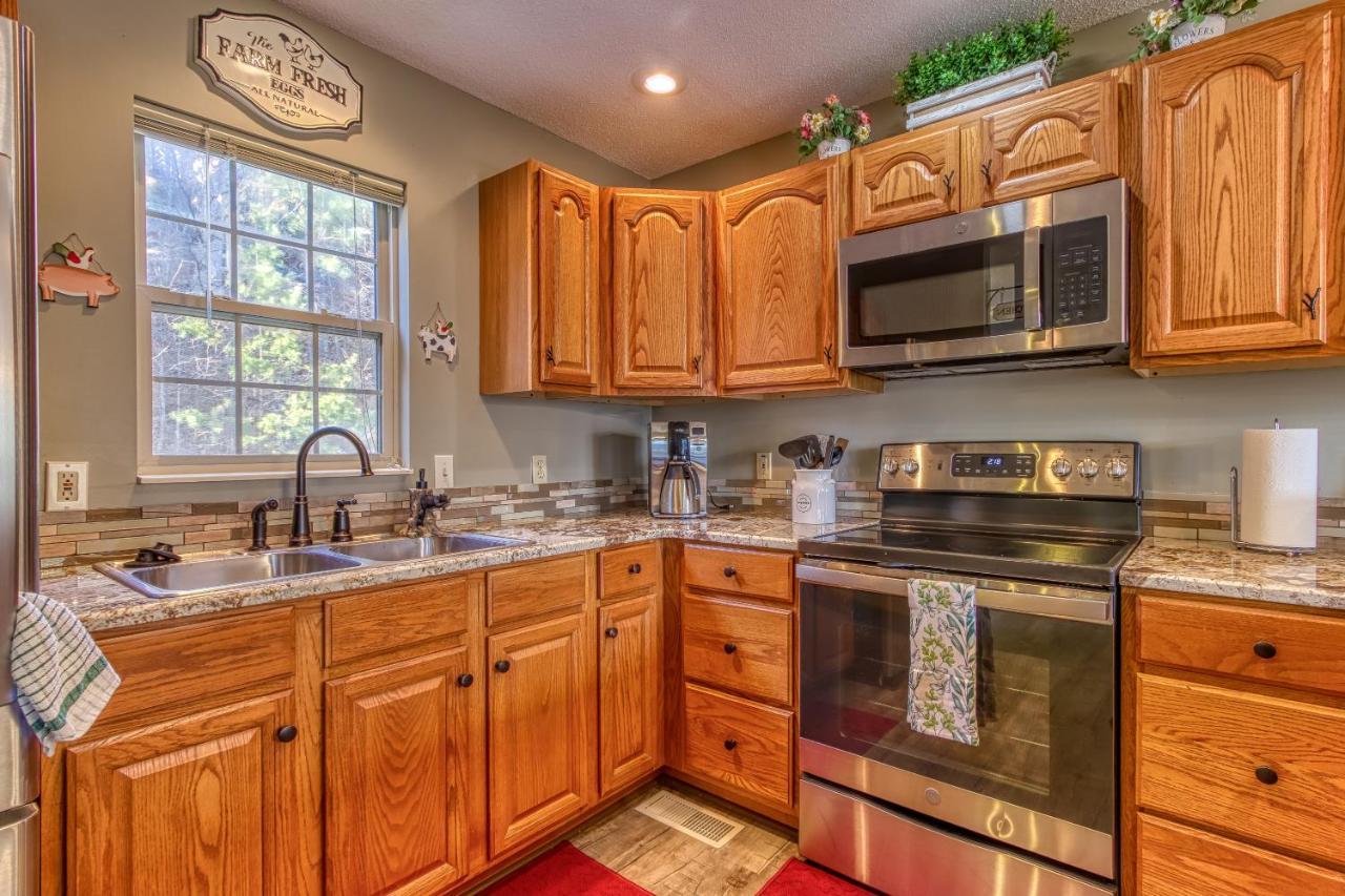 3 Decks, Mtn Views! Tree Tops By Honeybearcabins - Luxury Rain Showers, 3 King Suites, Xl Hottub, Fireplace, Bear Sightings Gatlinburg Extérieur photo