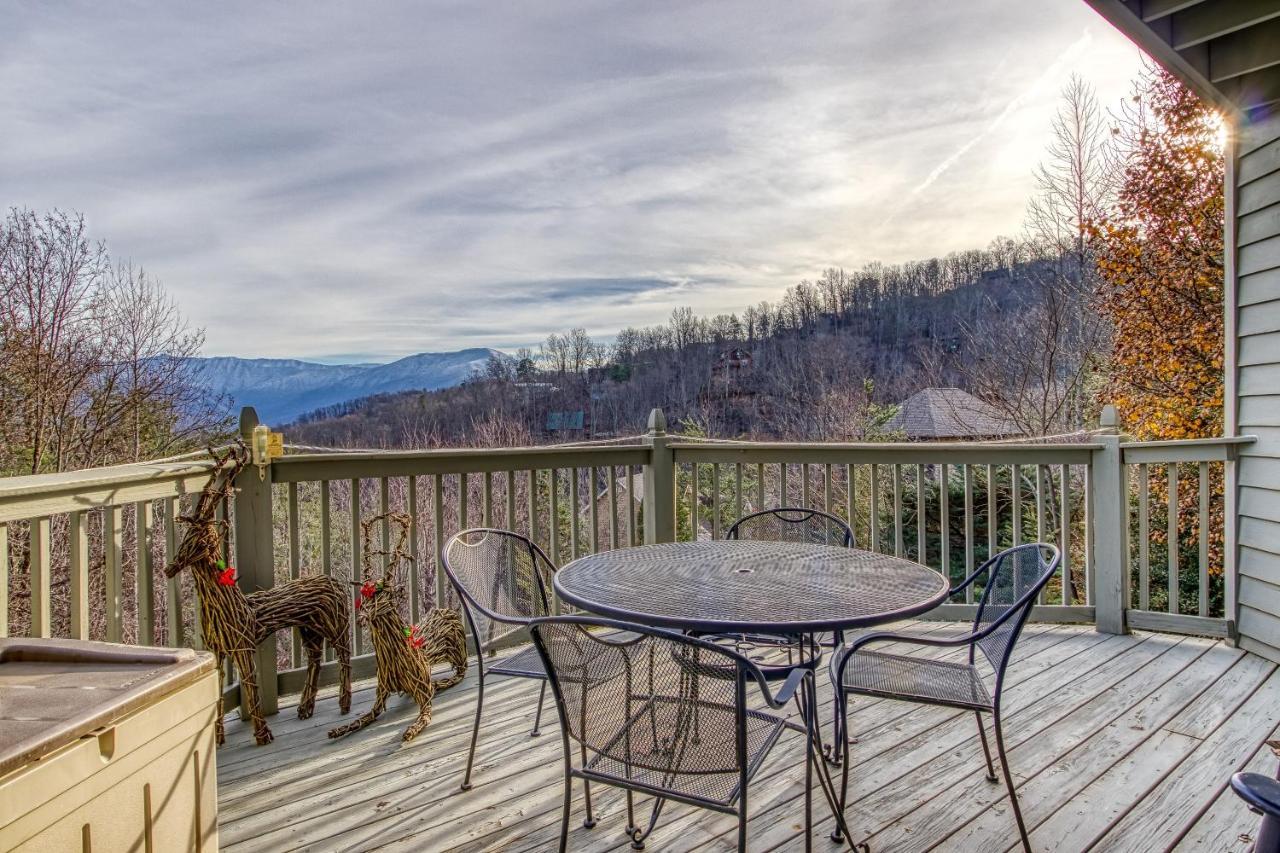 3 Decks, Mtn Views! Tree Tops By Honeybearcabins - Luxury Rain Showers, 3 King Suites, Xl Hottub, Fireplace, Bear Sightings Gatlinburg Extérieur photo