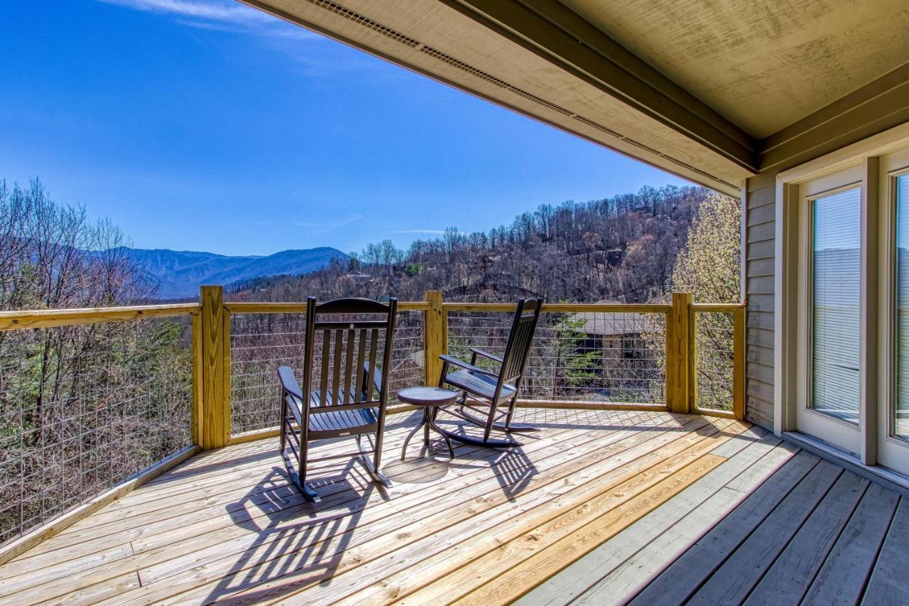 3 Decks, Mtn Views! Tree Tops By Honeybearcabins - Luxury Rain Showers, 3 King Suites, Xl Hottub, Fireplace, Bear Sightings Gatlinburg Extérieur photo