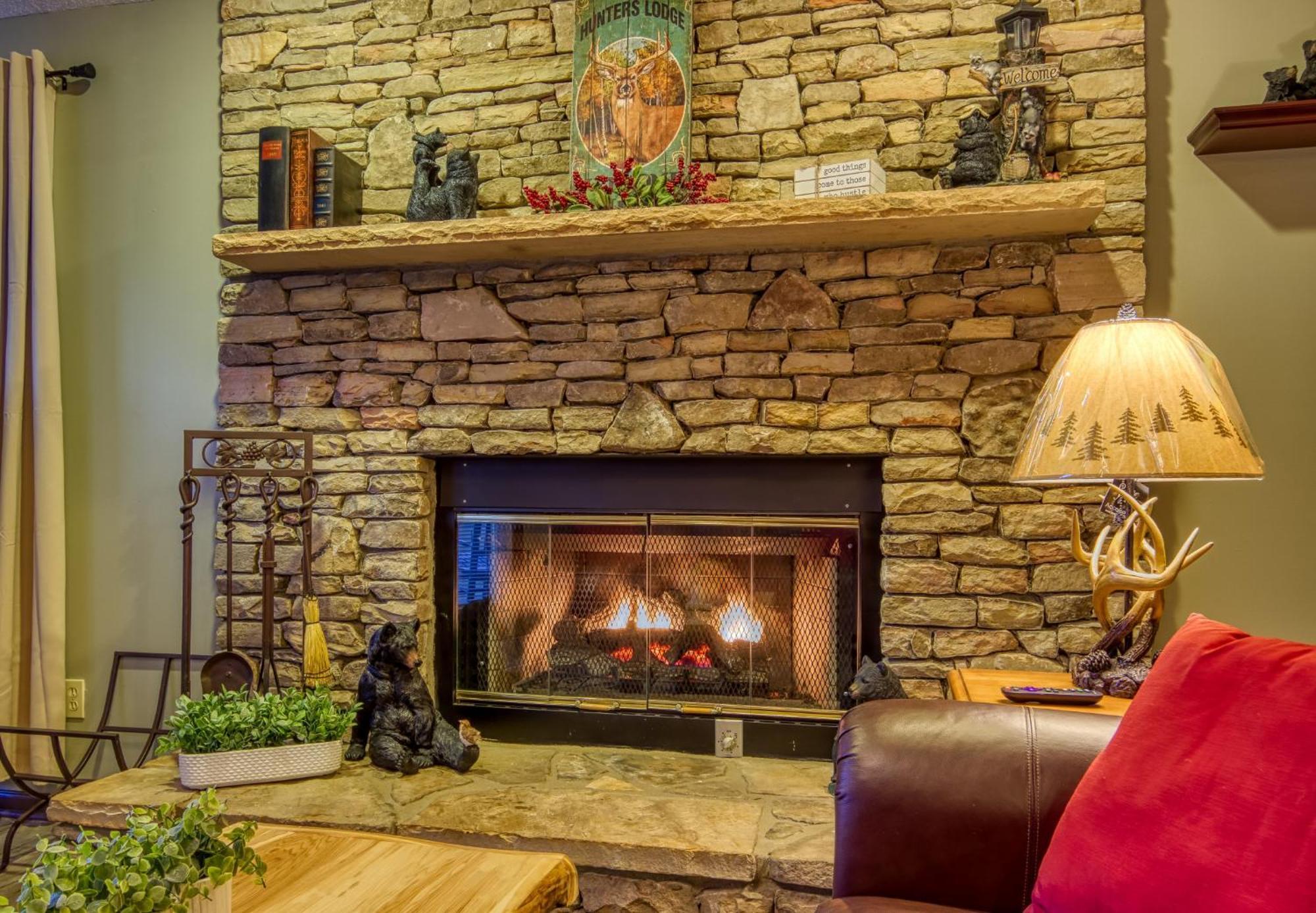 3 Decks, Mtn Views! Tree Tops By Honeybearcabins - Luxury Rain Showers, 3 King Suites, Xl Hottub, Fireplace, Bear Sightings Gatlinburg Extérieur photo